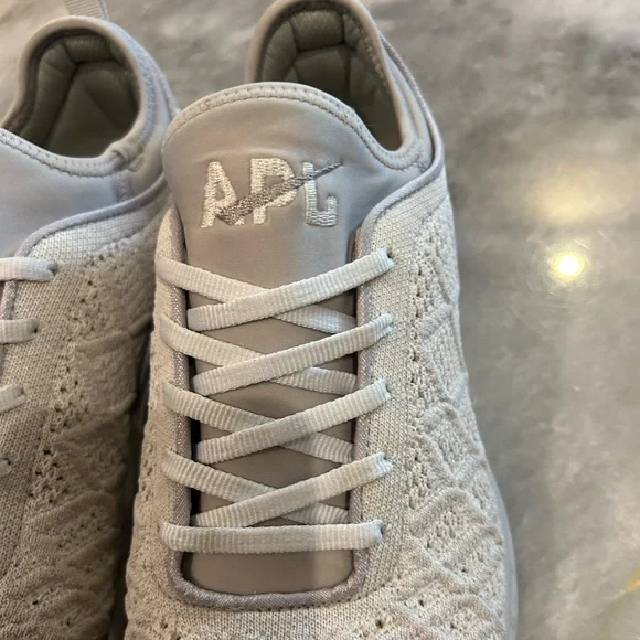 APL Sneaker Women's TechLoom Phantom Gray Sz 11 - Picture 4 of 10